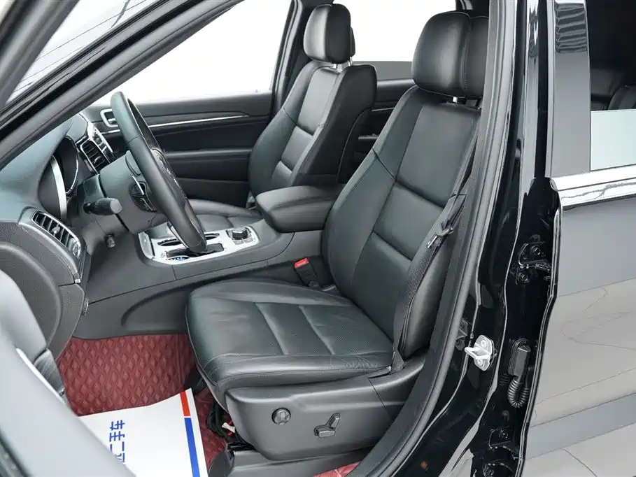 JEEP GRAND CHEROKEE (IMPORTED)
