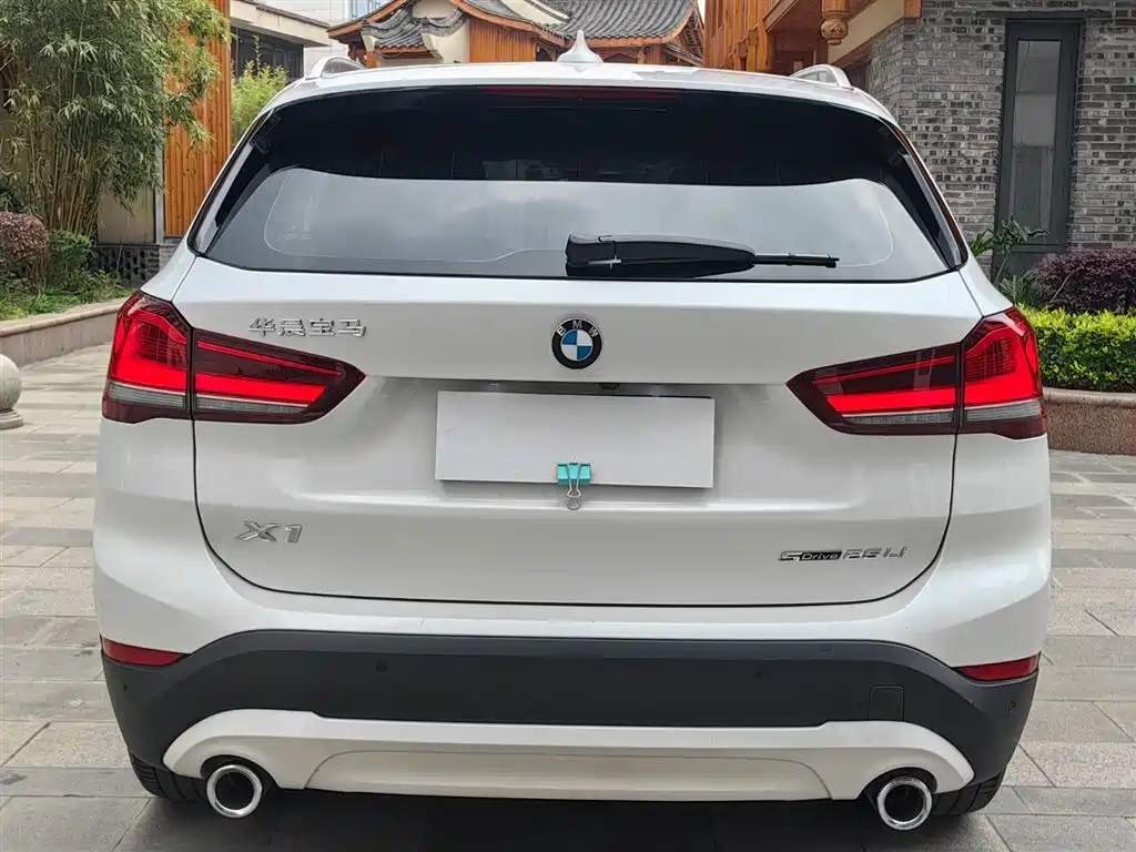 BMW X1 2021 sDrive25Li Leading фото 6
