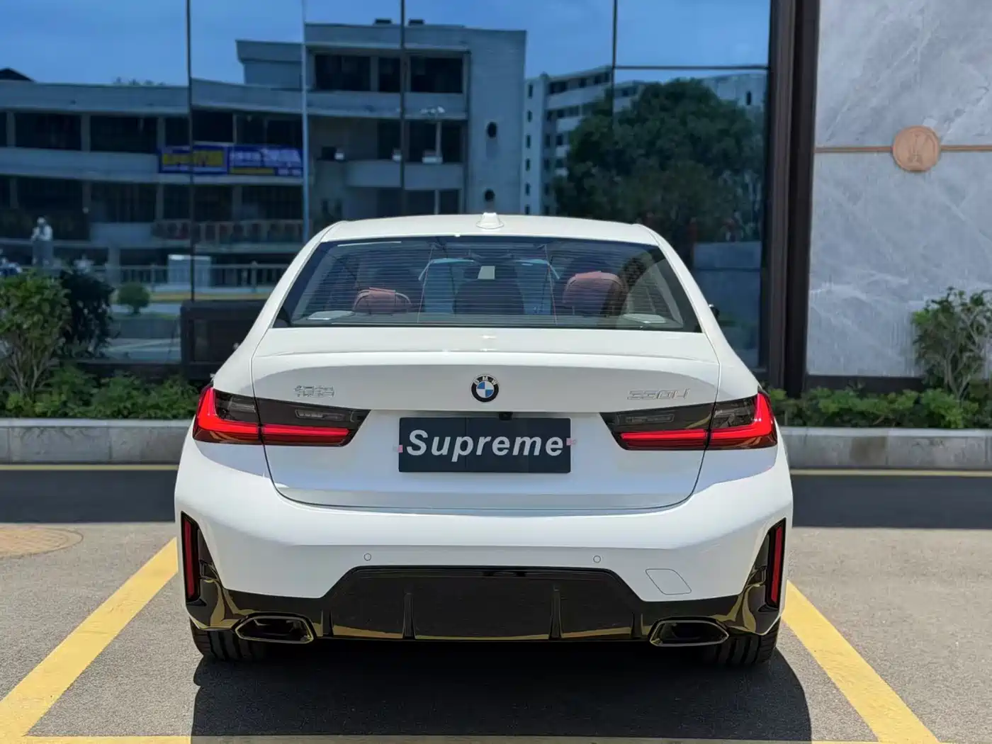BMW 3 Series 2025 330Li M Sport Night Edition фото 8