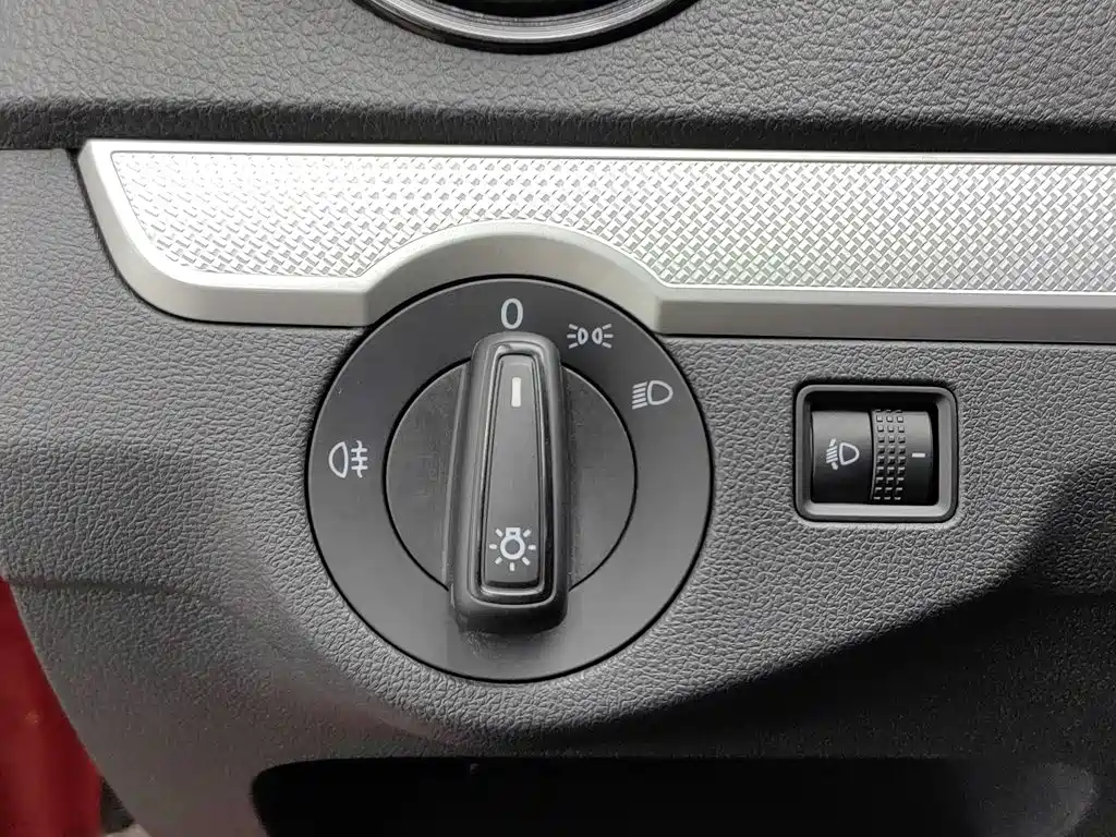 Photo 21 - Jetta VA3