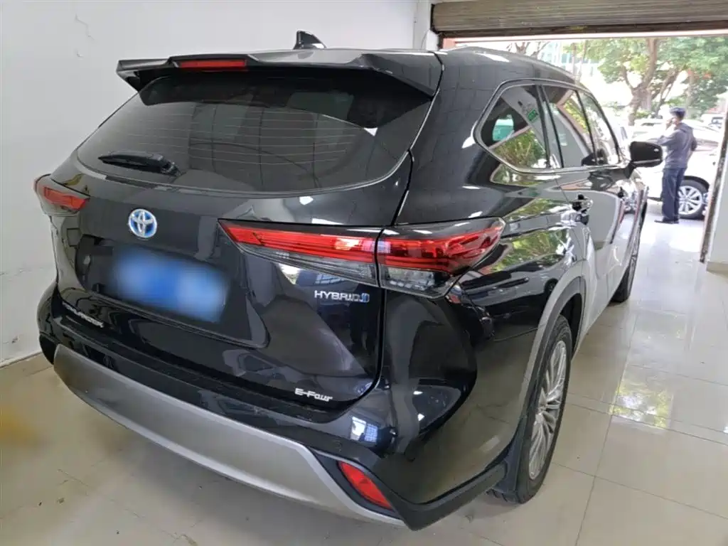 TOYOTA HIGHLANDER