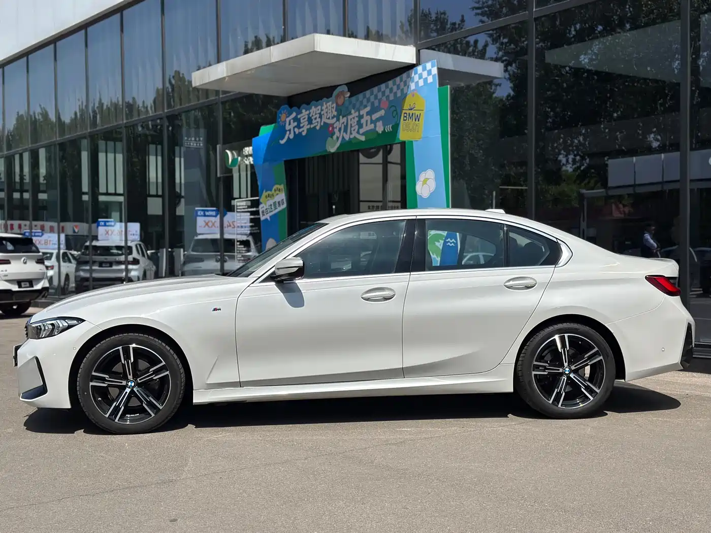 BMW 3 Series 2024 325i M Sport Package фото 3