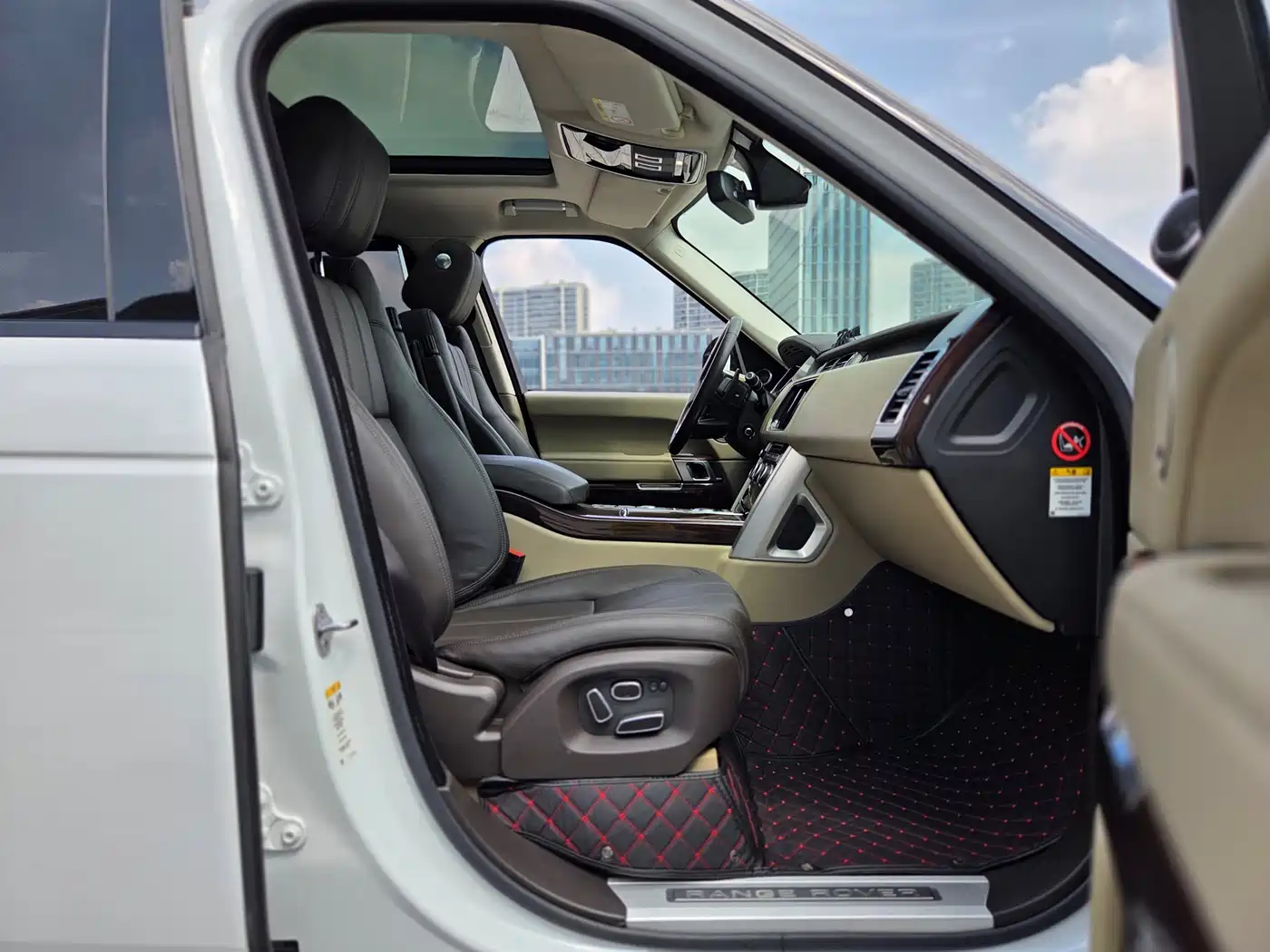 Land Rover Range Rover 2015 3.0 SC V6 Vogue SE Genesis Extended Edition фото 18