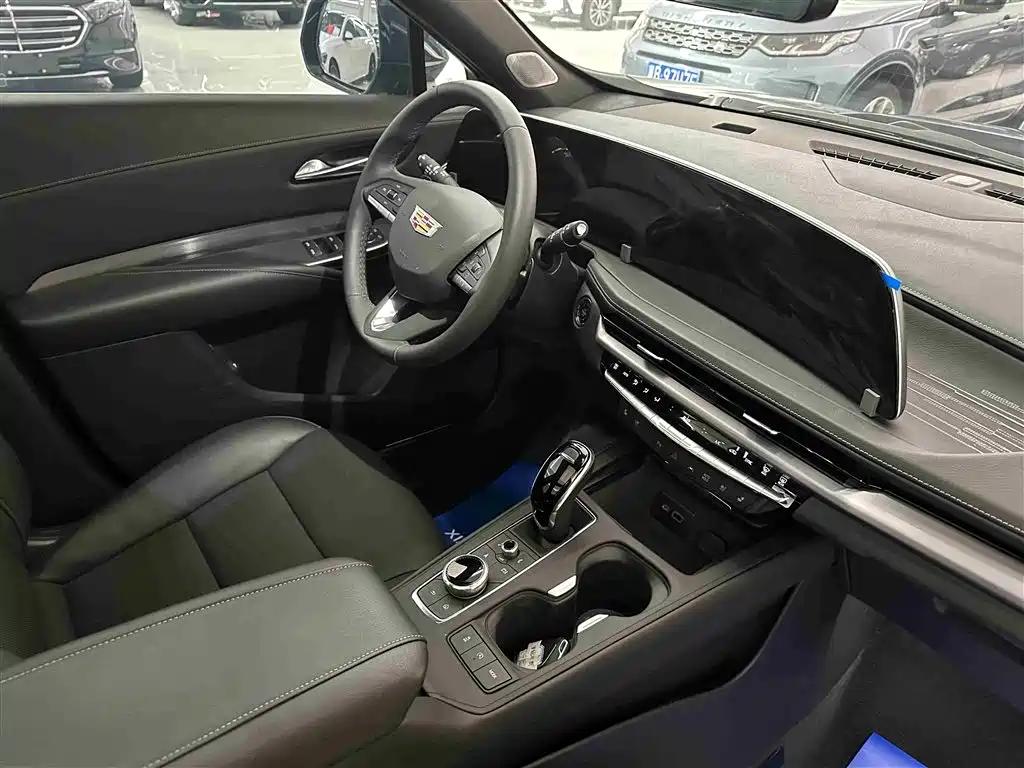 Cadillac XT4 2024 28T 2WD Premium фото 17