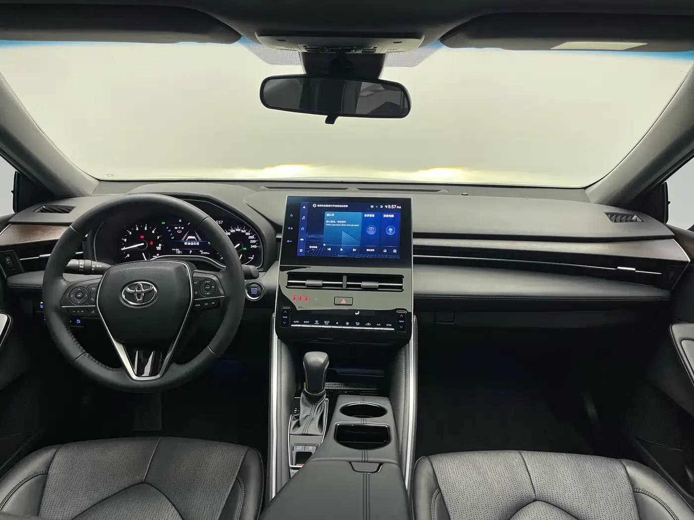 Toyota Avalon 2022 2.0L Luxury Edition фото 7
