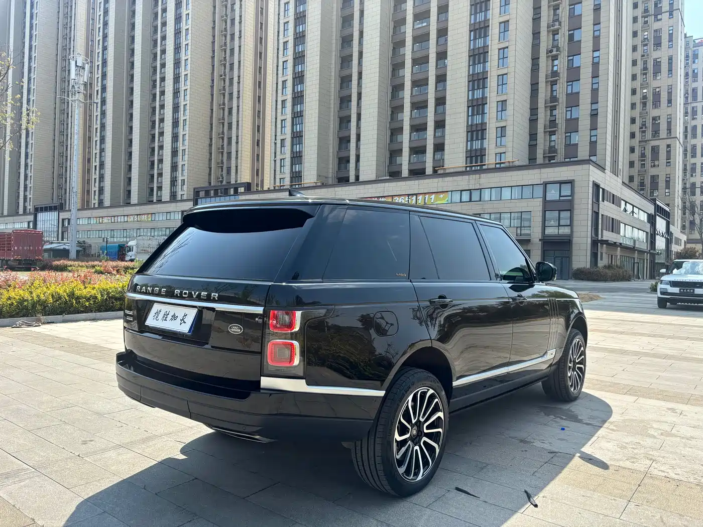 Land Rover Range Rover 2019 3.0 SC V6 Heritage Extended Edition фото 5