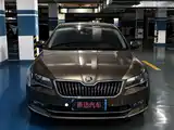 Photo 2 - Škoda Superb