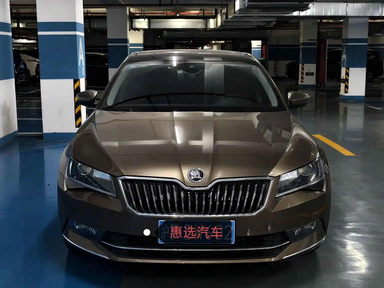 Photo 2 - Škoda Superb
