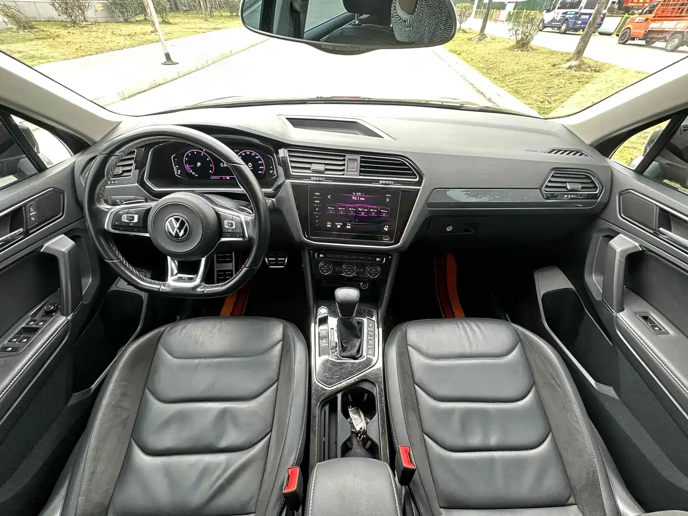Volkswagen Tiguan L 2021 330TSI Automatic 2WD R-Line Premium фото 5