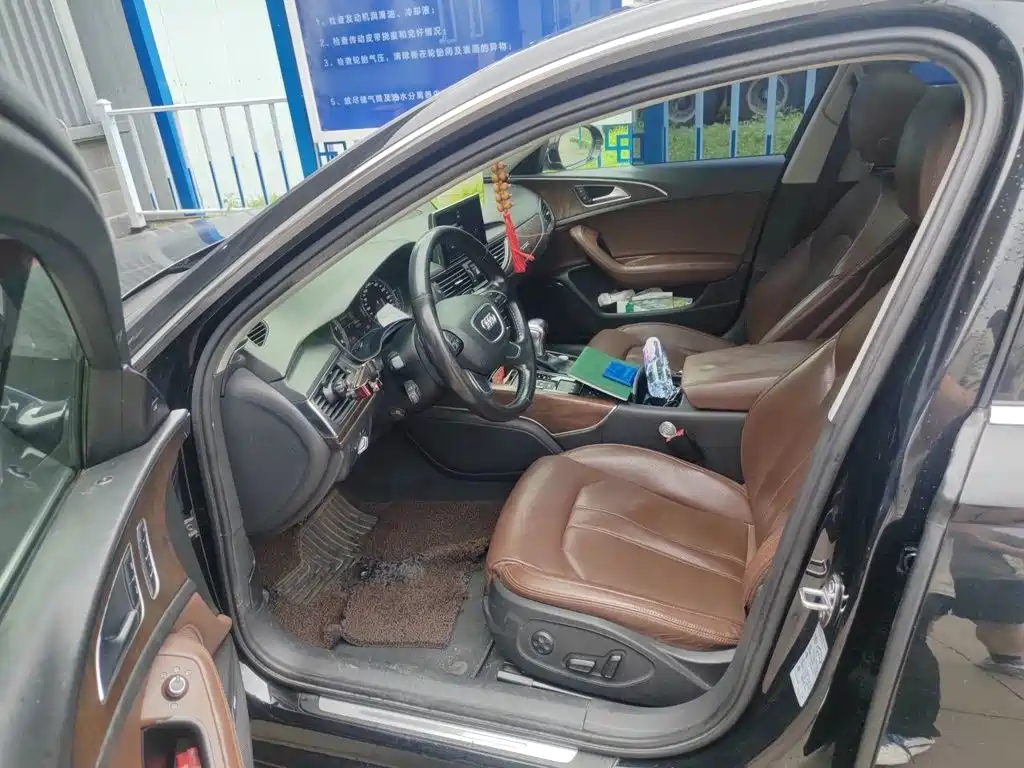 Photo 8 - Audi A6L