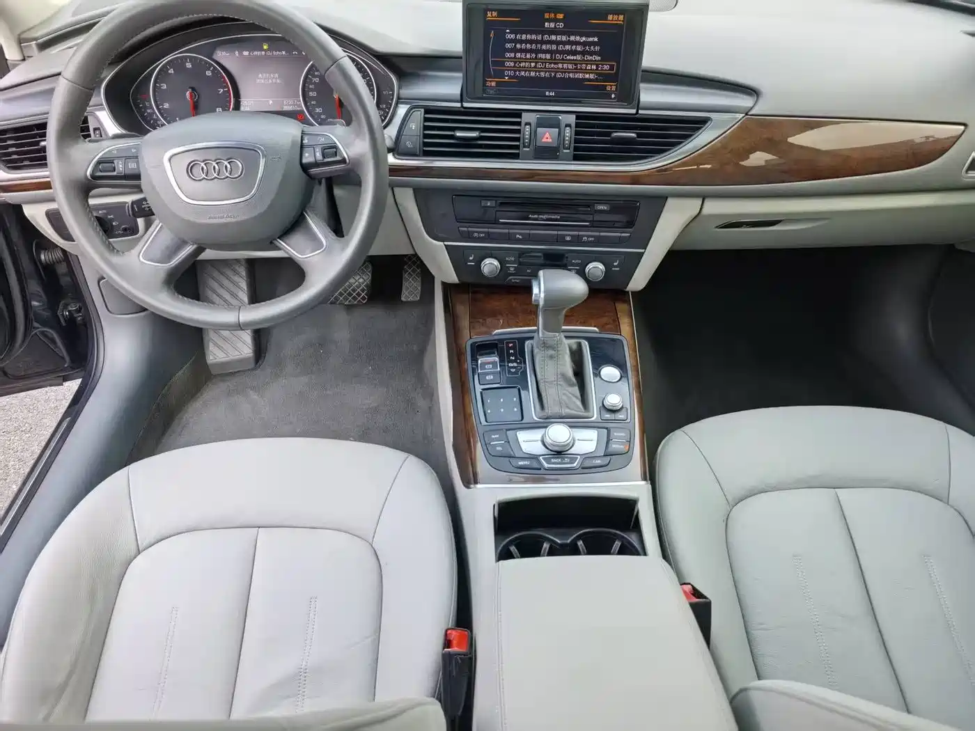 صورة 6 - Audi A6L