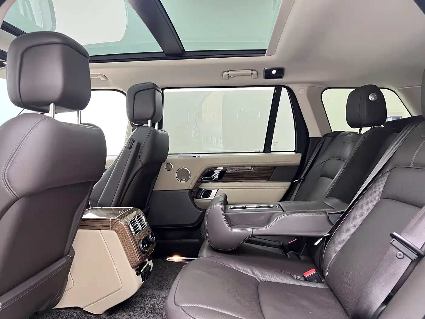 Land Rover Range Rover 2018 3.0 SC V6 Vogue Heritage Extended Edition фото 19