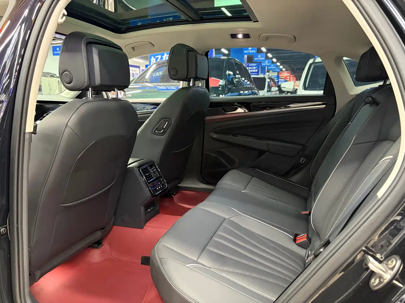 Volkswagen Passat 2024 380TSI Starlight Dragon Soaring Edition фото 9