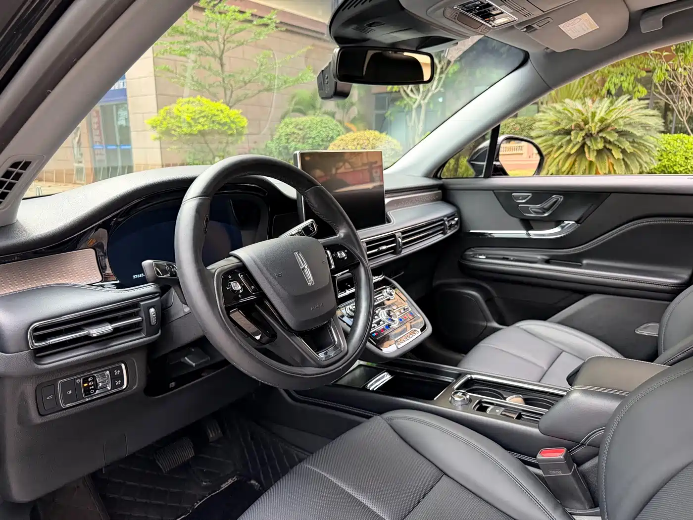 LINCOLN ADVENTURER