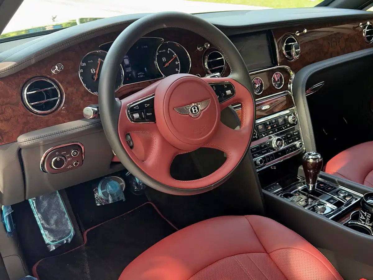 Bentley Mulsanne 2017 6.8T Long Wheelbase фото 9