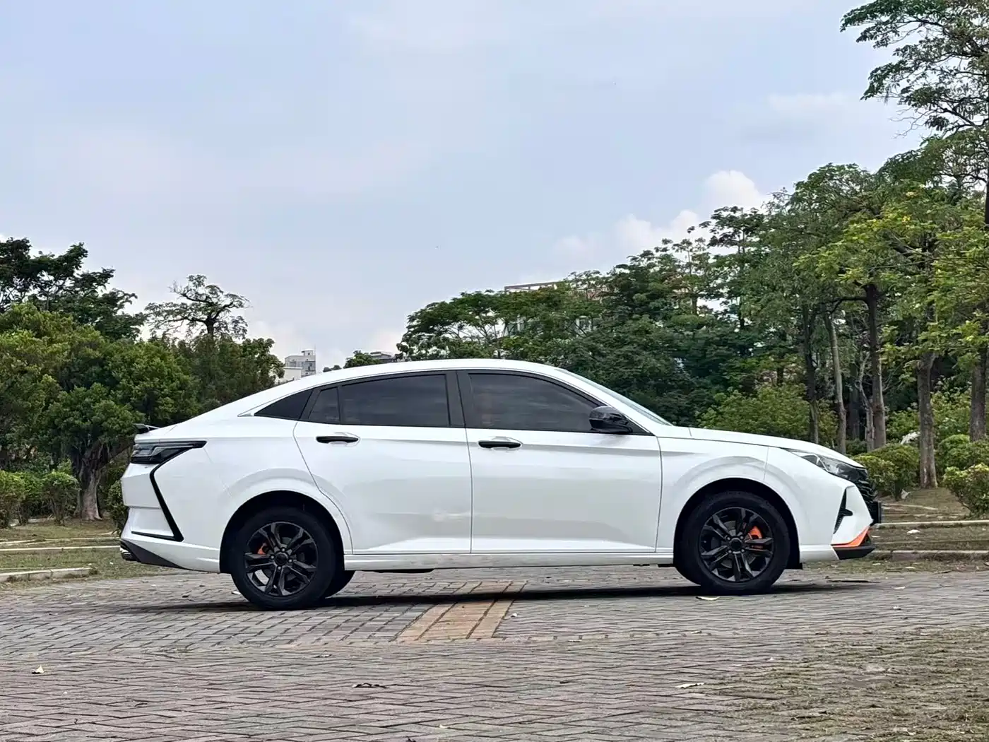 DONGFENG YI HYUN