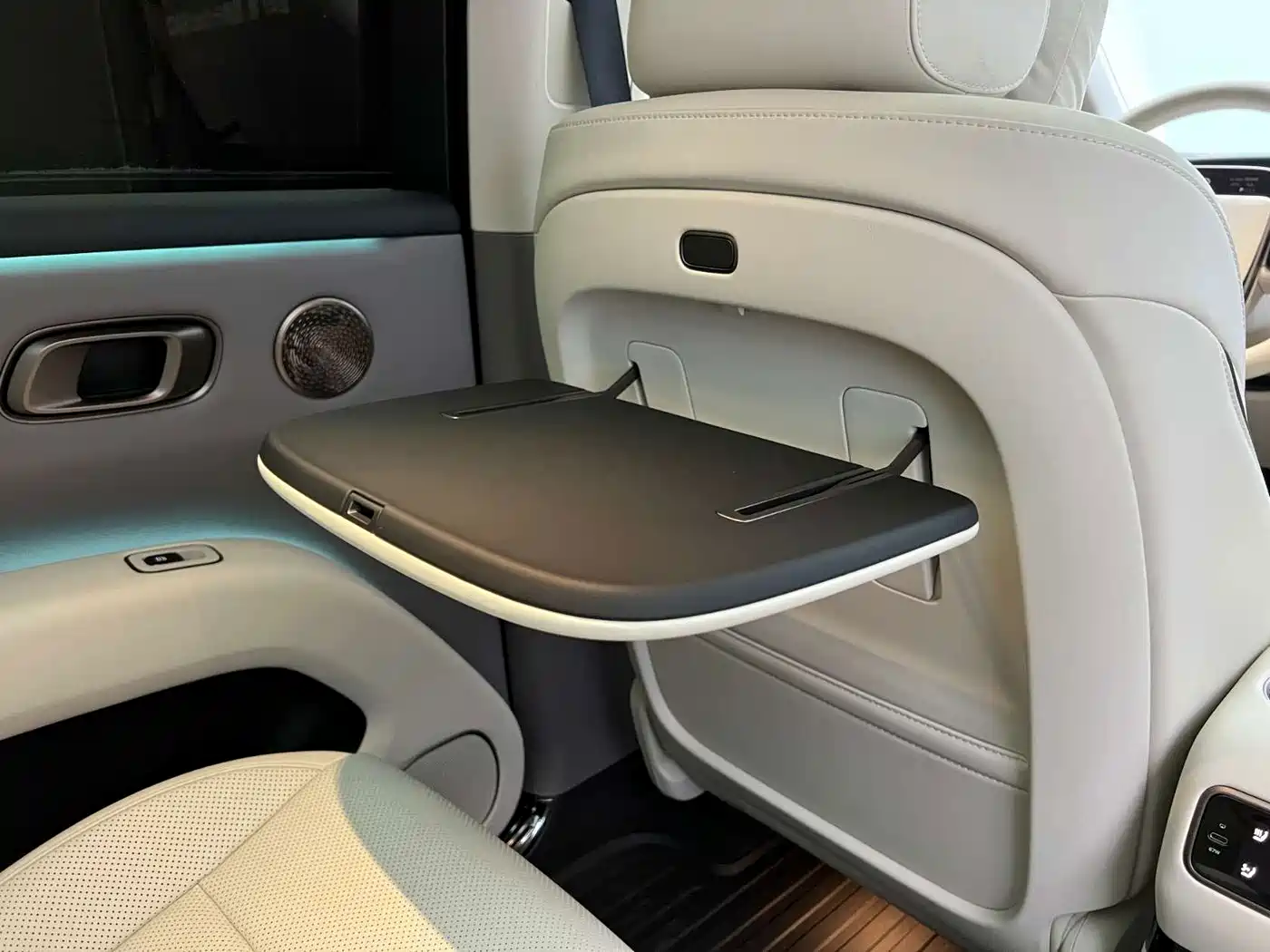 Li Auto Li i8 2025 2025 Standard Edition