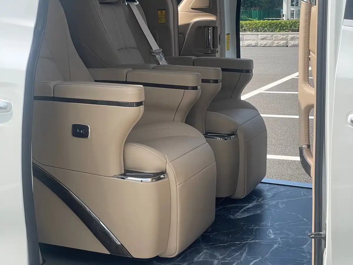 Toyota Alphard 2012 3.5L Luxury Edition фото 15