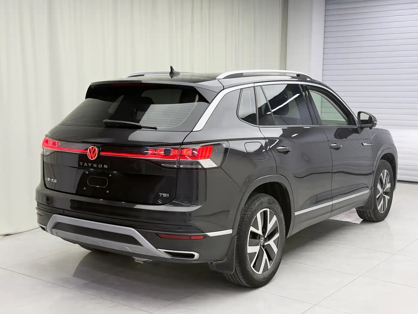 Volkswagen Tayron 2023 280TSI 2WD Luxury Plus Advanced Edition фото 6