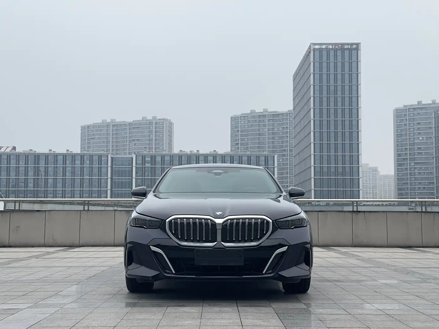 BMW 5 Series 2024 530Li Leading M Sport Package фото 2
