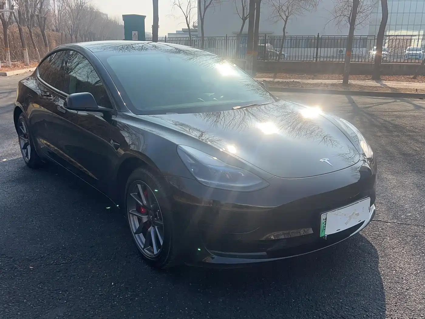 TESLA MODEL 3