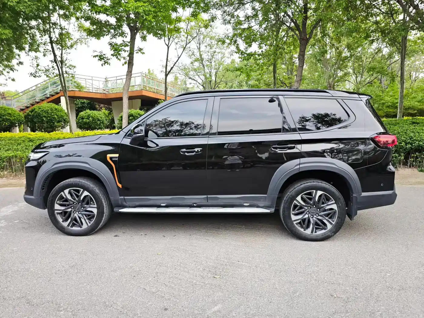 SAIC Maxus Territory 2023 2.0T Raging Flagship 6-Seater фото 8