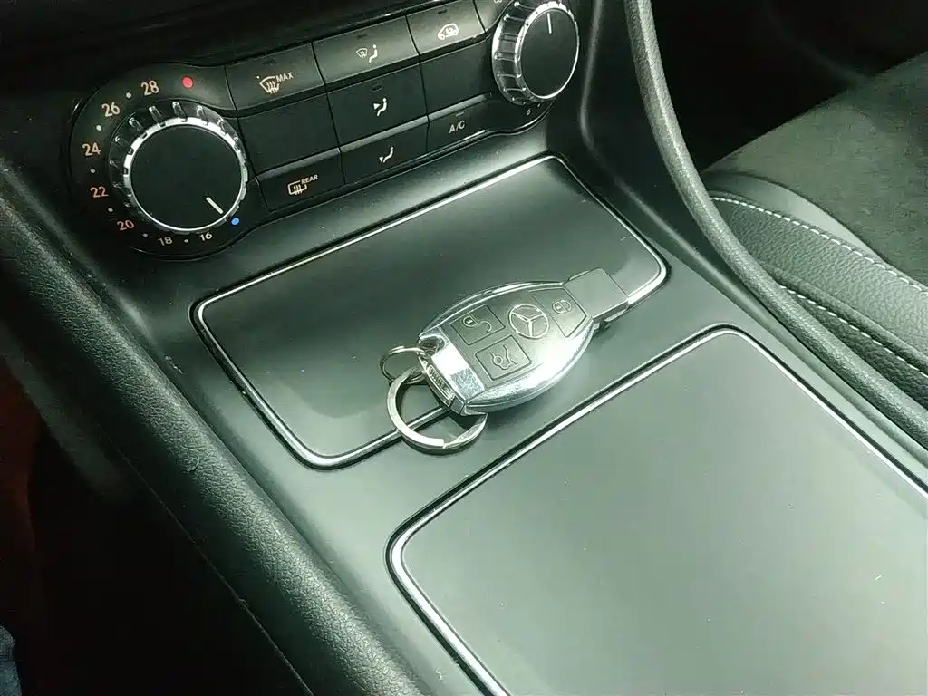 Mercedes-Benz CLA (Import) 2017 CLA 220 4MATIC Polar Limited Edition фото 17