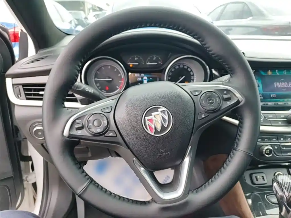 Buick Verano 2017 Sedan 20T DCT Elite фото 11