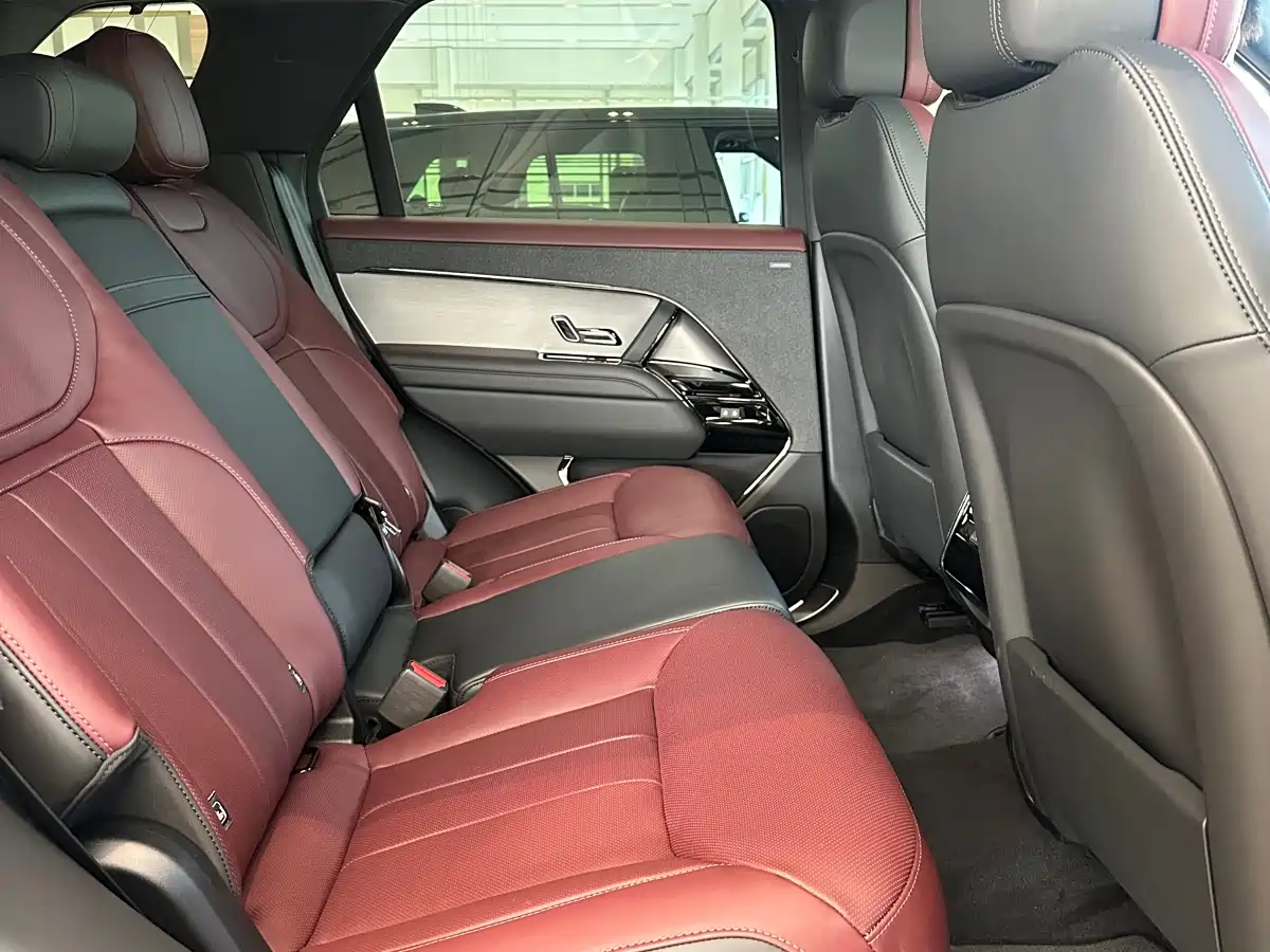 Land Rover Range Rover Sport 2025 400PS Dynamic SE фото 4