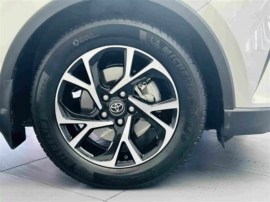 Toyota C-HR 2020 2020 Model 2.0L Leading