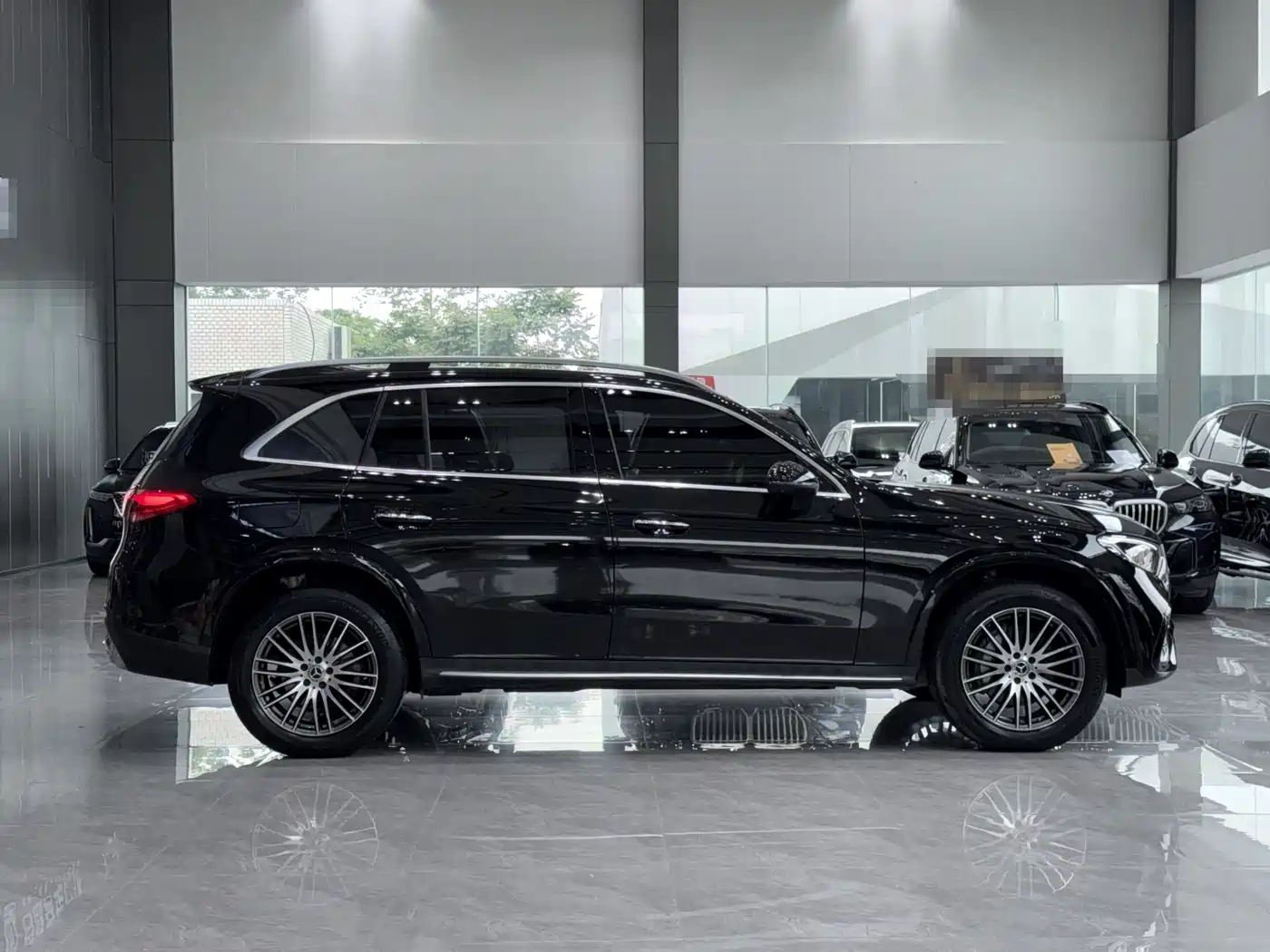 MERCEDES-BENZ GLC