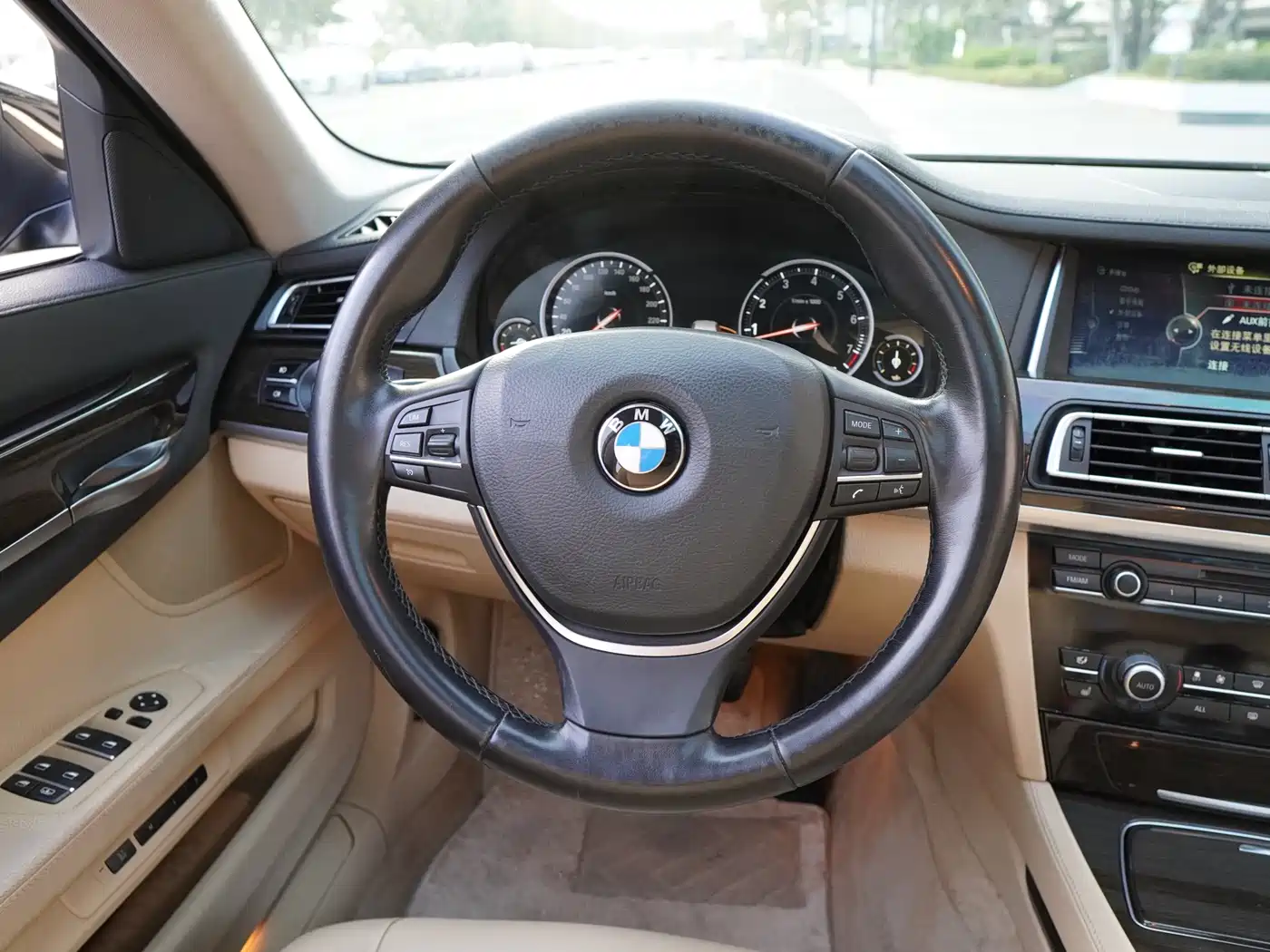 BMW 7 Series 2013 Model 730Li Leading фото 8
