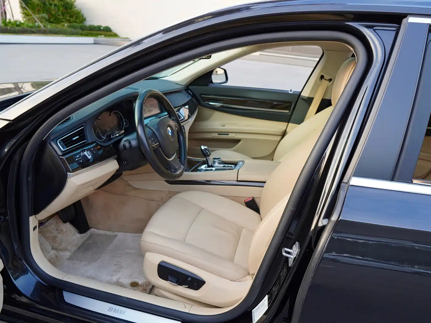 BMW 7 Series 2013 Model 730Li Leading фото 5