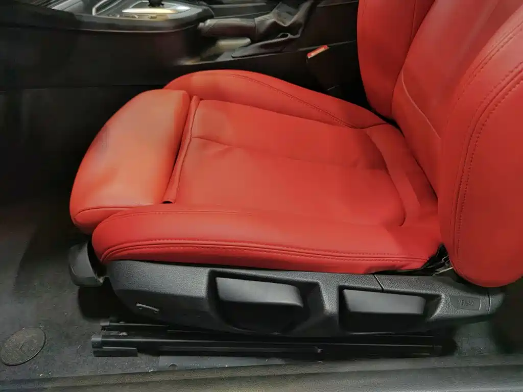 Photo 20 - BMW 2 Series (Import)