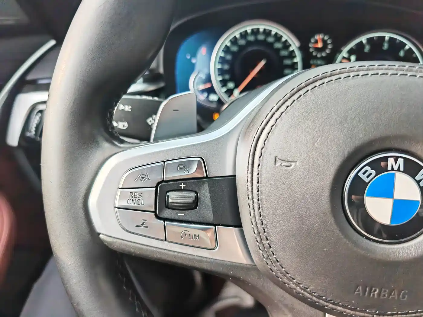 BMW 5 Series 2018 Facelift 530Li Exclusive M Sport Package фото 16