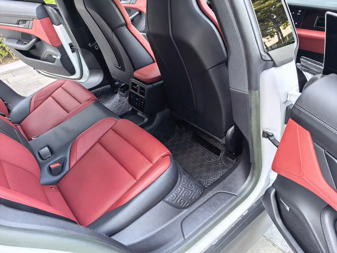Porsche Taycan 2022 Facelift Taycan фото 32