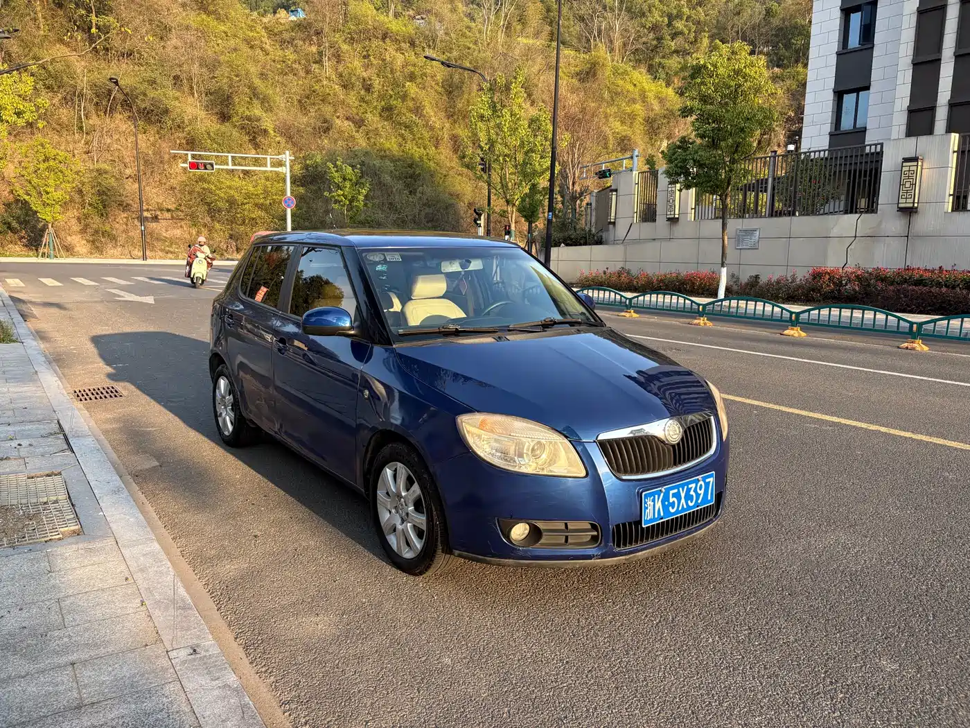 Škoda Fabia 2011 1.6L Automatic Crystal Edition фото 3