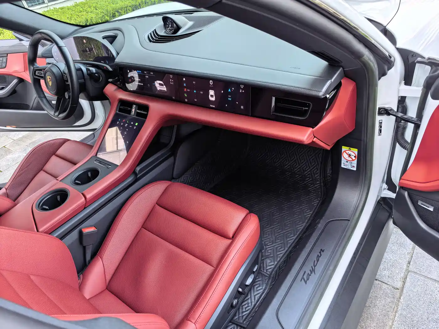 Porsche Taycan 2022 Facelift Taycan фото 29