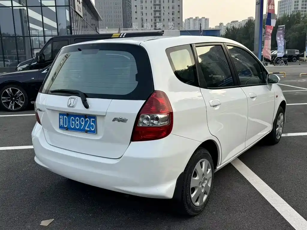 Photo 7 - Honda Fit