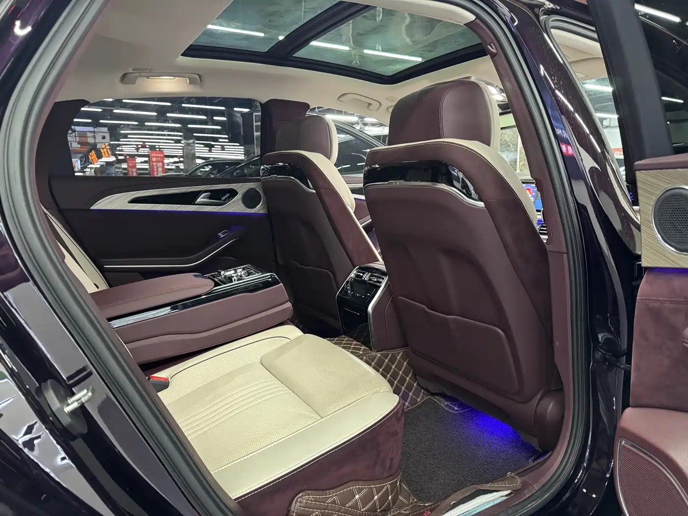 Hongqi H9 2020 2.0T Smart Connection Qi Chang Edition фото 12