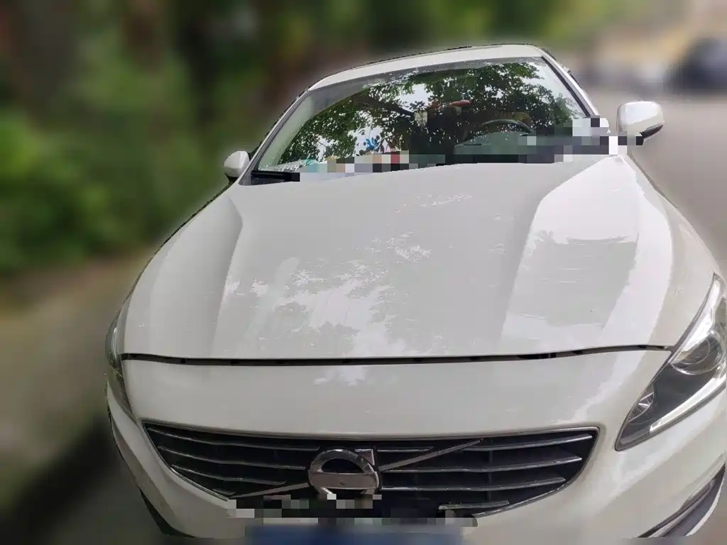 صورة 2 - Volvo S60