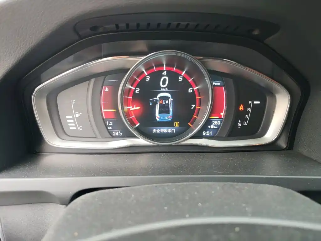صورة 12 - Volvo S60