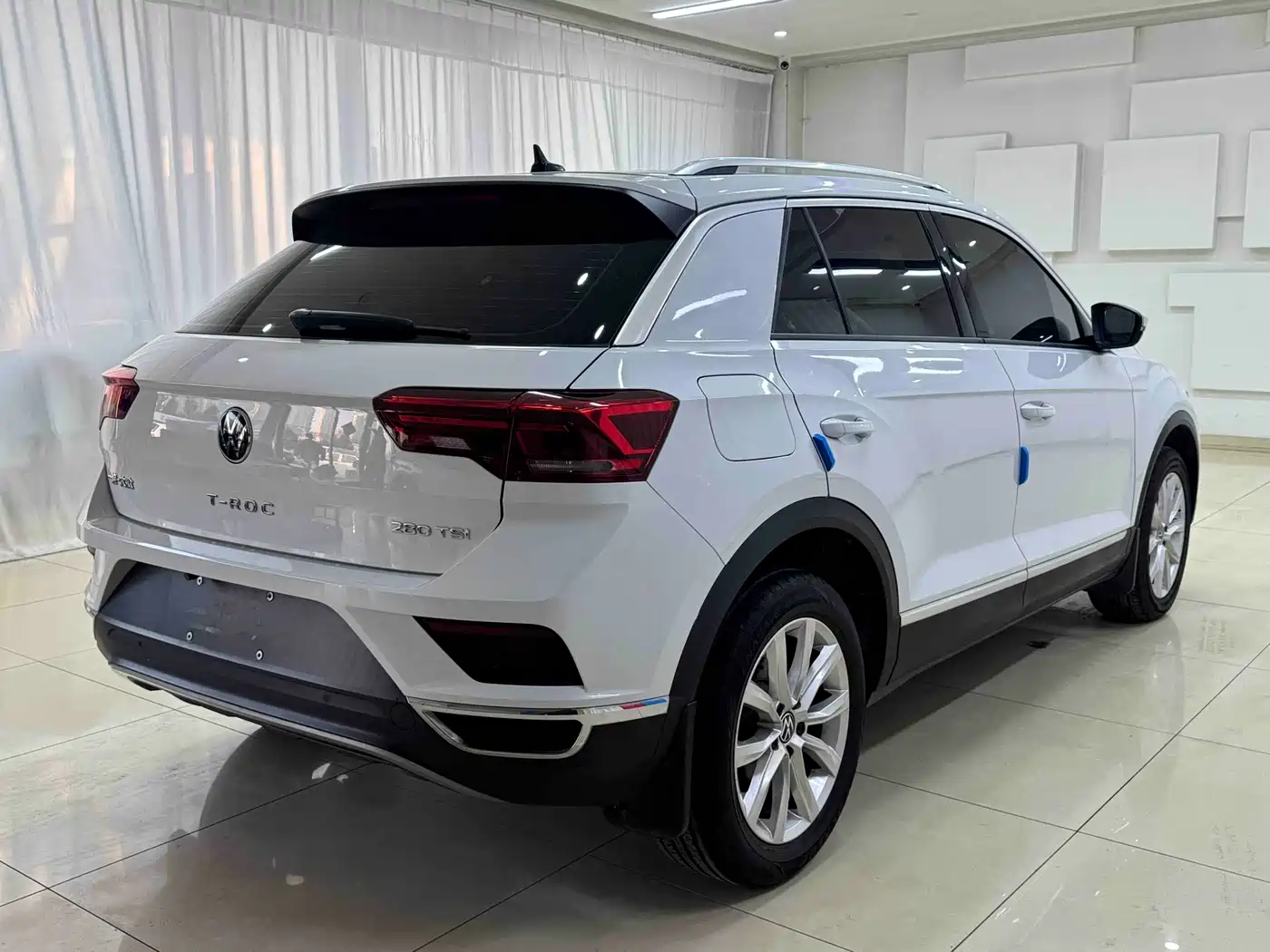 Volkswagen T-ROC 2021 Facelift 280TSI DSG 2WD Elite Smart Connect Edition фото 6