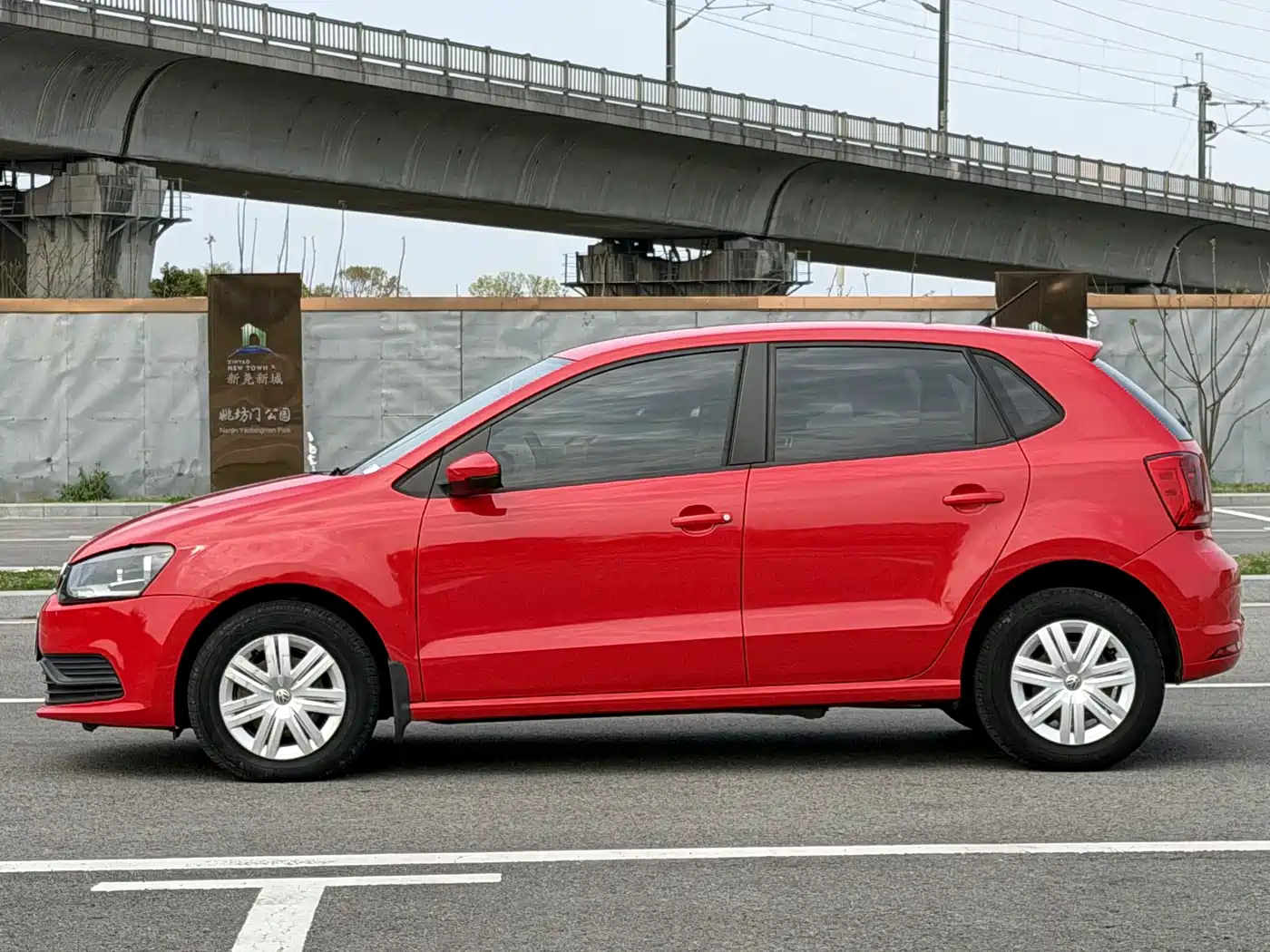 Volkswagen Polo 2016 1.4L Manual Trend фото 12