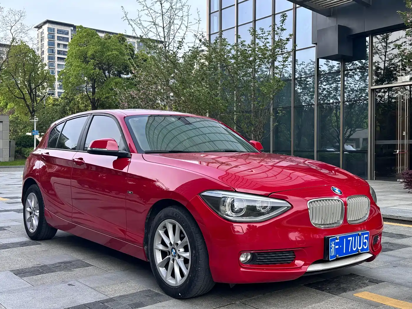 BMW 1 Series (Import) 2013 Facelift 116i Urban Model фото 3