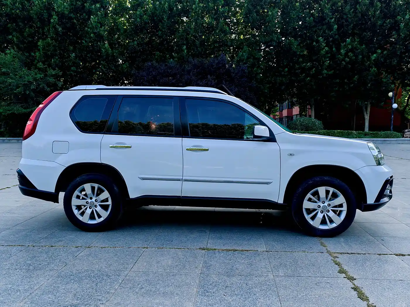 Dongfeng Fengdu MX6 2016 2016 2.0L Manual 2WD Pilot Edition