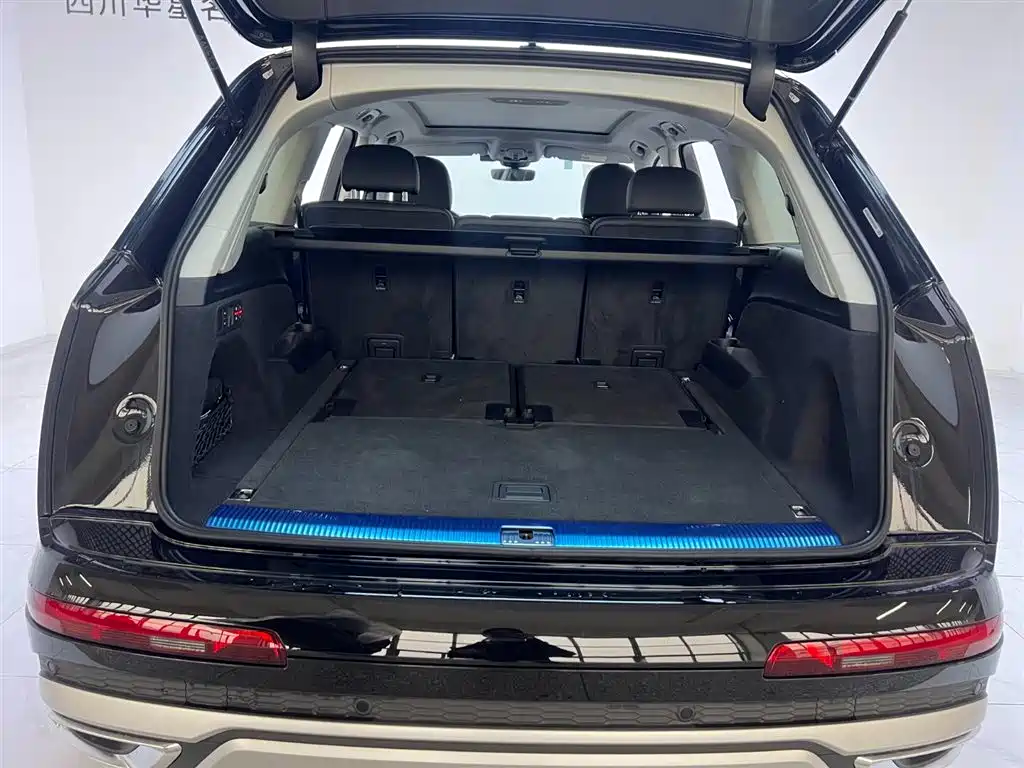 Photo 6 - Audi Q7