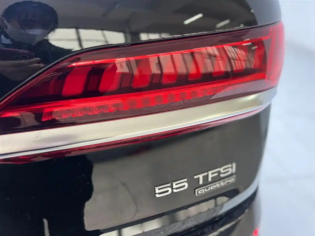 Photo 11 - Audi Q7