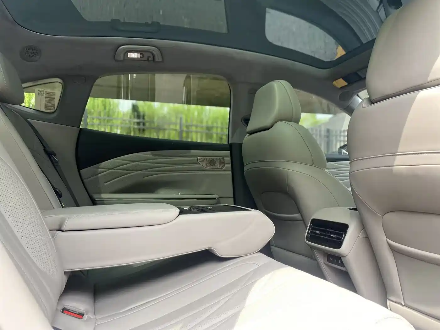 Geely Galaxy Galaxy Xingyao 8 2025 130km EM-P Starship Edition фото 16