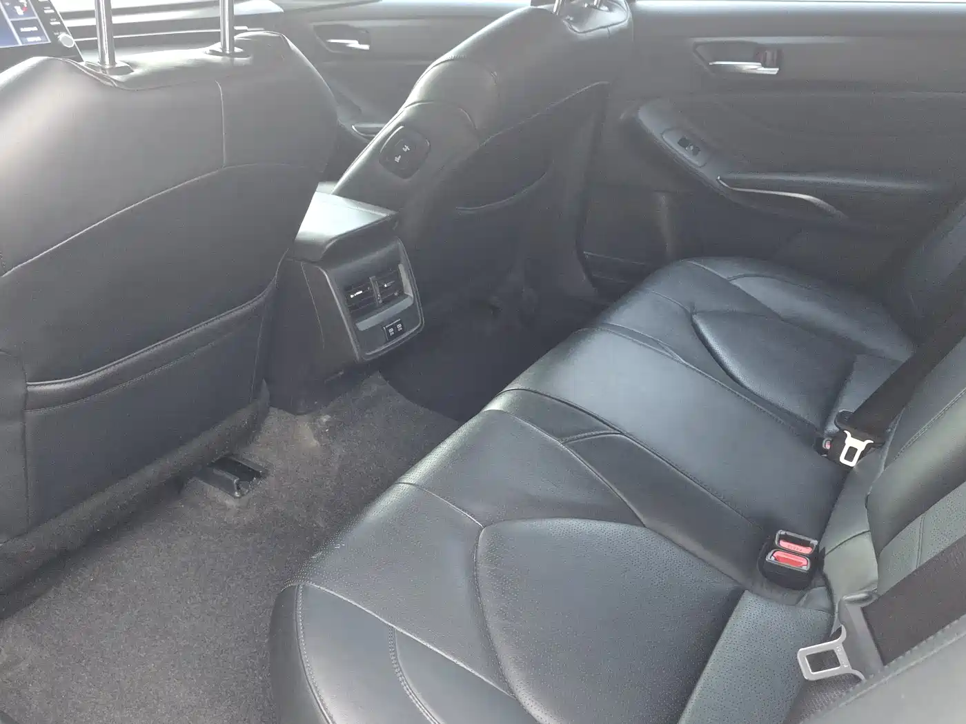 Toyota Avalon 2019 Hybrid 2.5L Luxury Edition China V фото 14